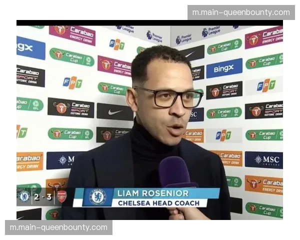 罗塞尼尔使用帕尔默伪九号 前场自由人角色试图创造空间